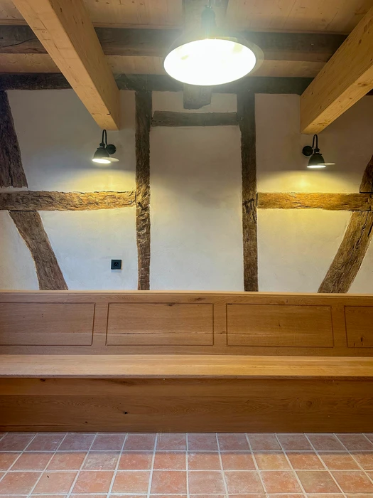 Chantier de rénovation d'une maison à colombages alsacienne, vue extérieure